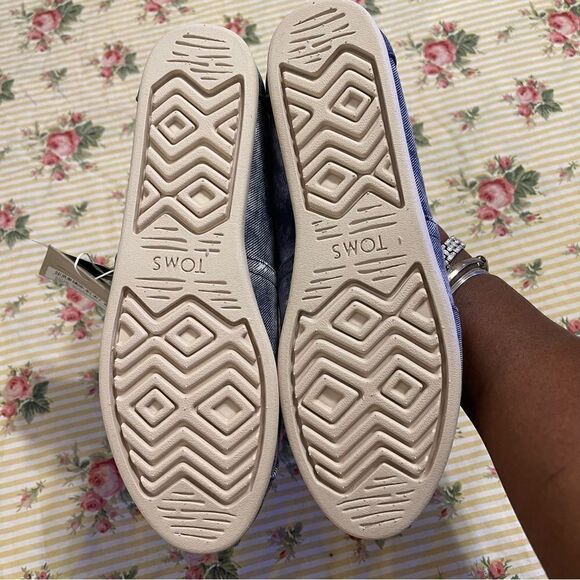 TOMS - Navy Distressed Alpargata - Women’s - Picture 4 of 6